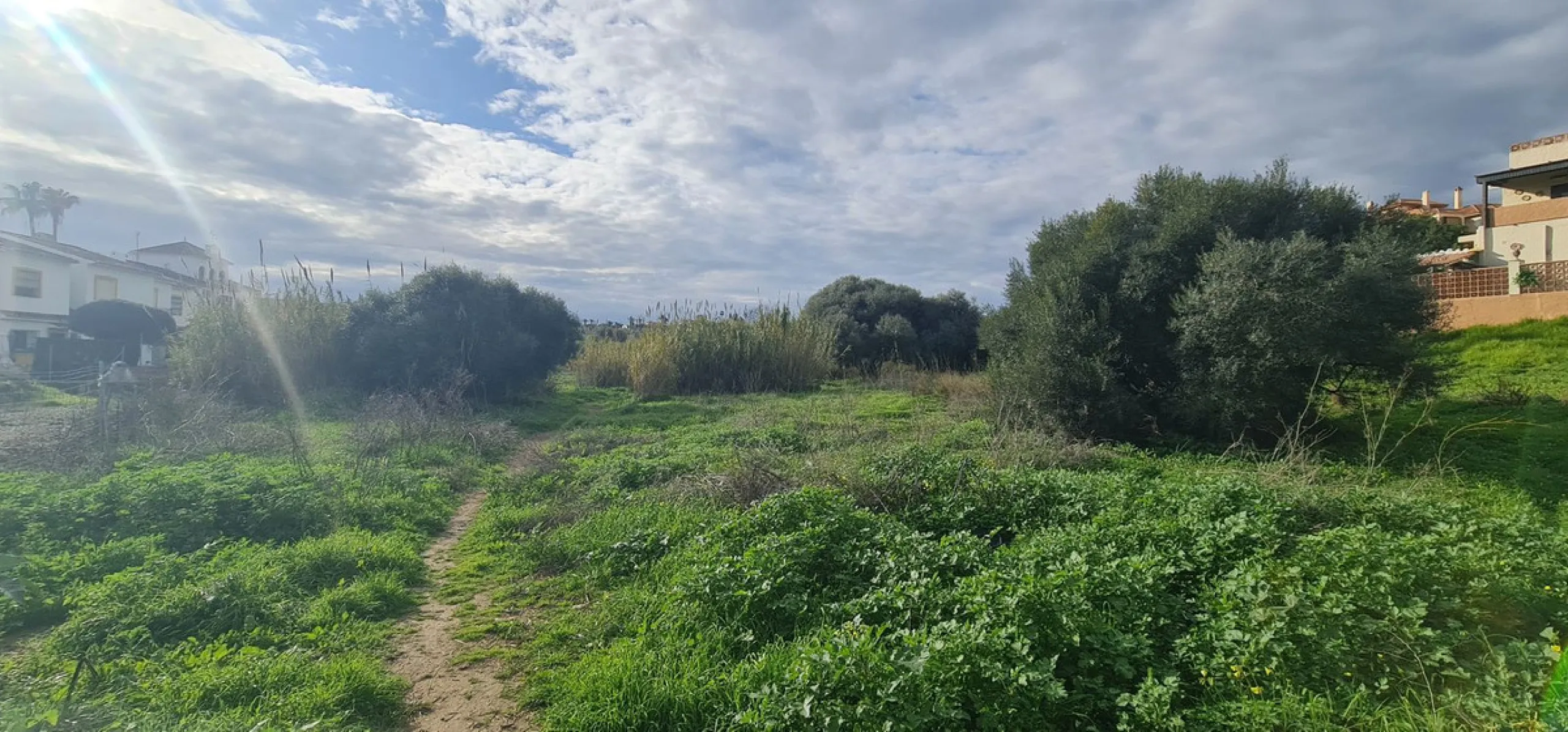 Plot - Residential Plot в продаже в Mijas, Málaga. Площадь дома 560 м². Площадь участка 674 м²