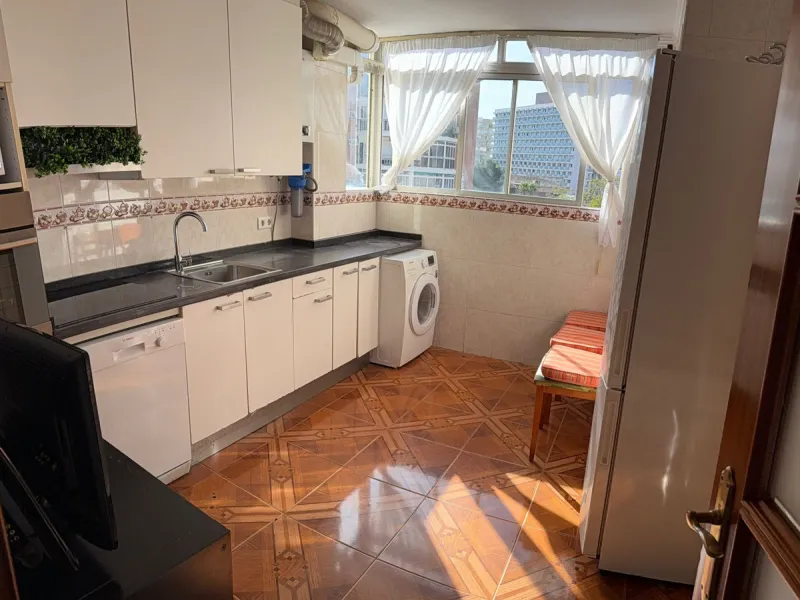 Apartment for Sale in the Center of Torremolinos – Gated Community with Pool and Gardens