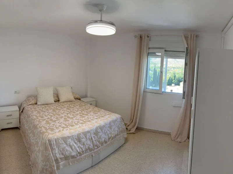 Apartment for Sale in the Center of Torremolinos – Gated Community with Pool and Gardens