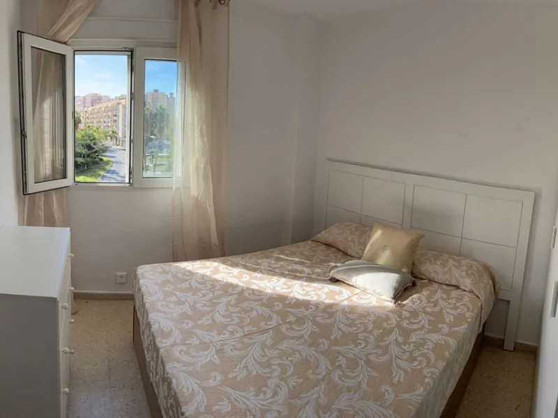 Apartment for Sale in the Center of Torremolinos – Gated Community with Pool and Gardens