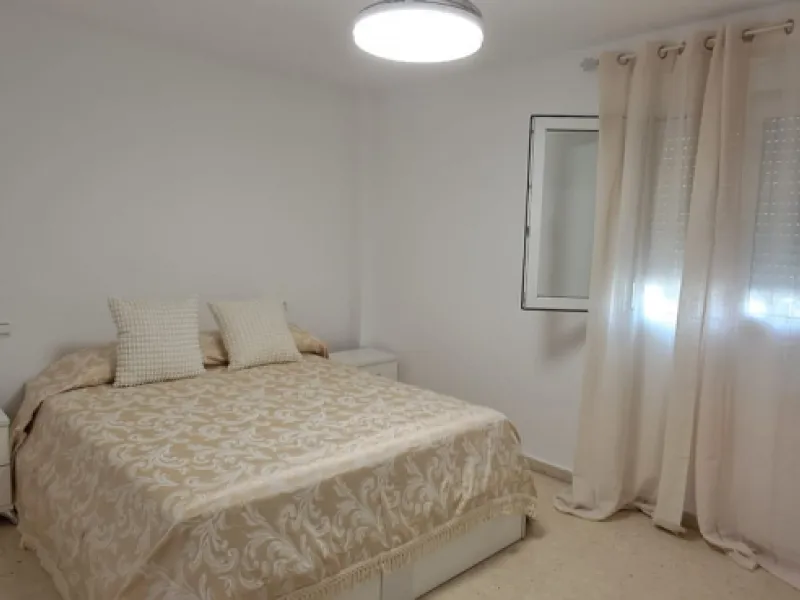 Apartment for Sale in the Center of Torremolinos – Gated Community with Pool and Gardens