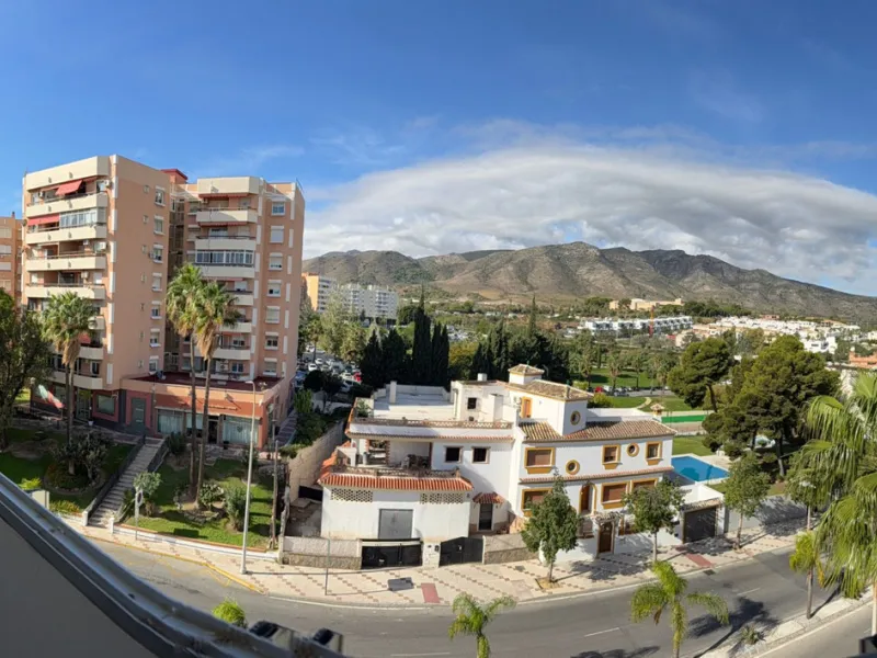 Apartment for Sale in the Center of Torremolinos – Gated Community with Pool and Gardens
