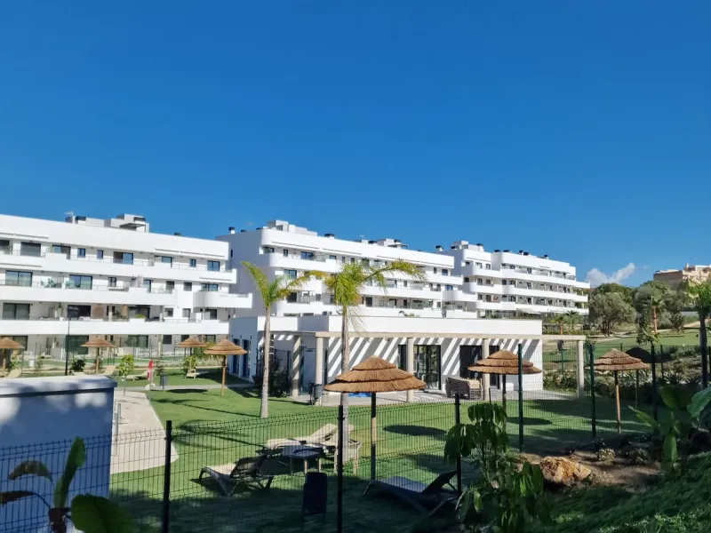 Ground Floor Apartment for sale in Estepona East, Estepona with 2 bedrooms, 2 bathrooms, 2 en suite bathrooms and with orientation south, with communal swimming pool, private garage (1 parking spaces) and private garden. Regarding property dimensions, it 