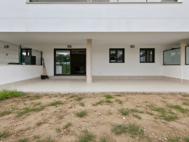 Ground Floor Apartment for sale in Estepona East, Estepona with 2 bedrooms, 2 bathrooms, 2 en suite bathrooms and with orientation south, with communal swimming pool, private garage (1 parking spaces) and private garden. Regarding property dimensions, it 