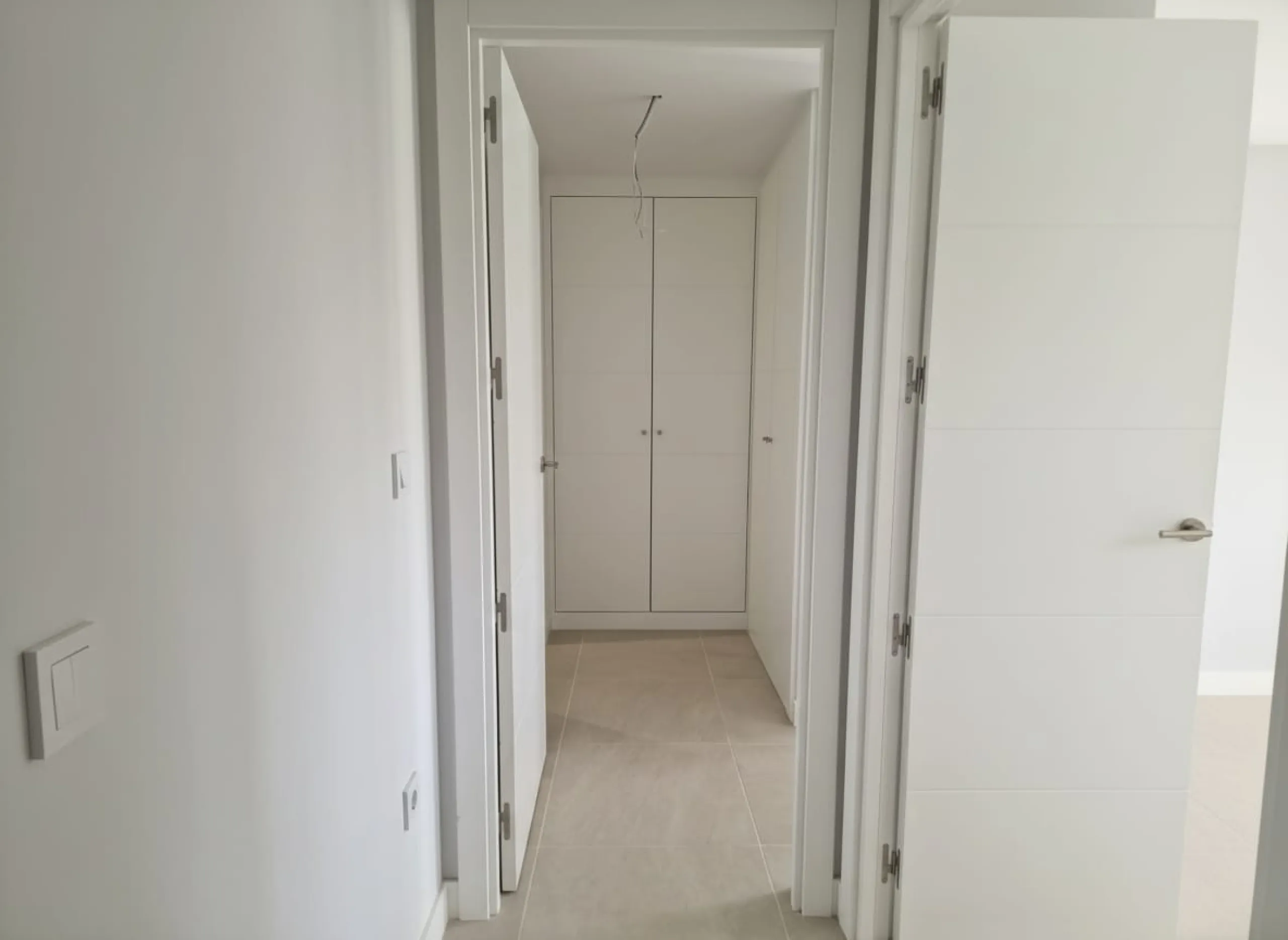 Ground Floor Apartment for sale in Estepona East, Estepona with 2 bedrooms, 2 bathrooms, 2 en suite bathrooms and with orientation south, with communal swimming pool, private garage (1 parking spaces) and private garden. Regarding property dimensions, it 