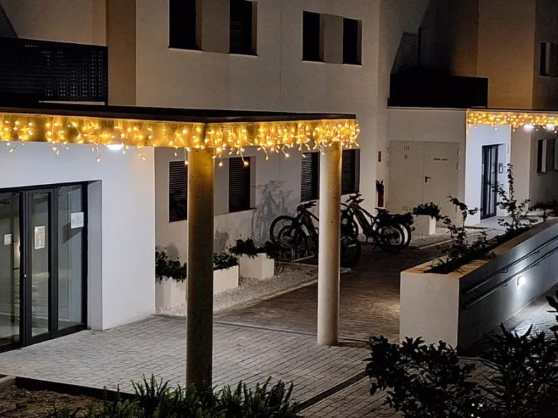 Ground Floor Apartment for sale in Estepona East, Estepona with 2 bedrooms, 2 bathrooms, 2 en suite bathrooms and with orientation south, with communal swimming pool, private garage (1 parking spaces) and private garden. Regarding property dimensions, it 