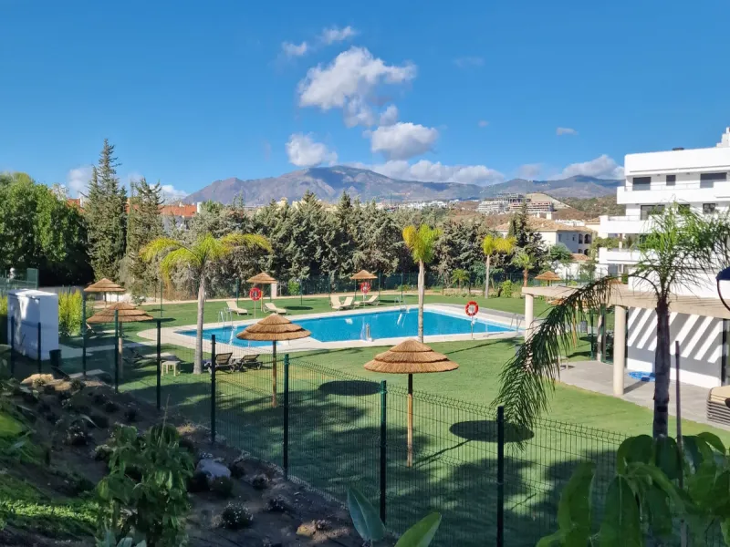 Ground Floor Apartment for sale in Estepona East, Estepona with 2 bedrooms, 2 bathrooms, 2 en suite bathrooms and with orientation south, with communal swimming pool, private garage (1 parking spaces) and private garden. Regarding property dimensions, it 