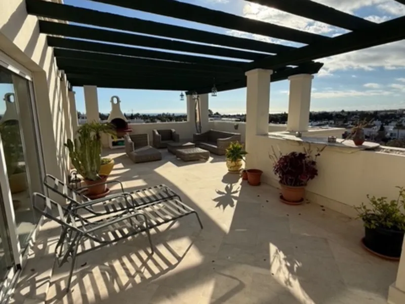 A rare opportunity to find a penthouse in Nueva Andalucia with almost 300 m2 terrace wrapped around the 3 bed apartment.