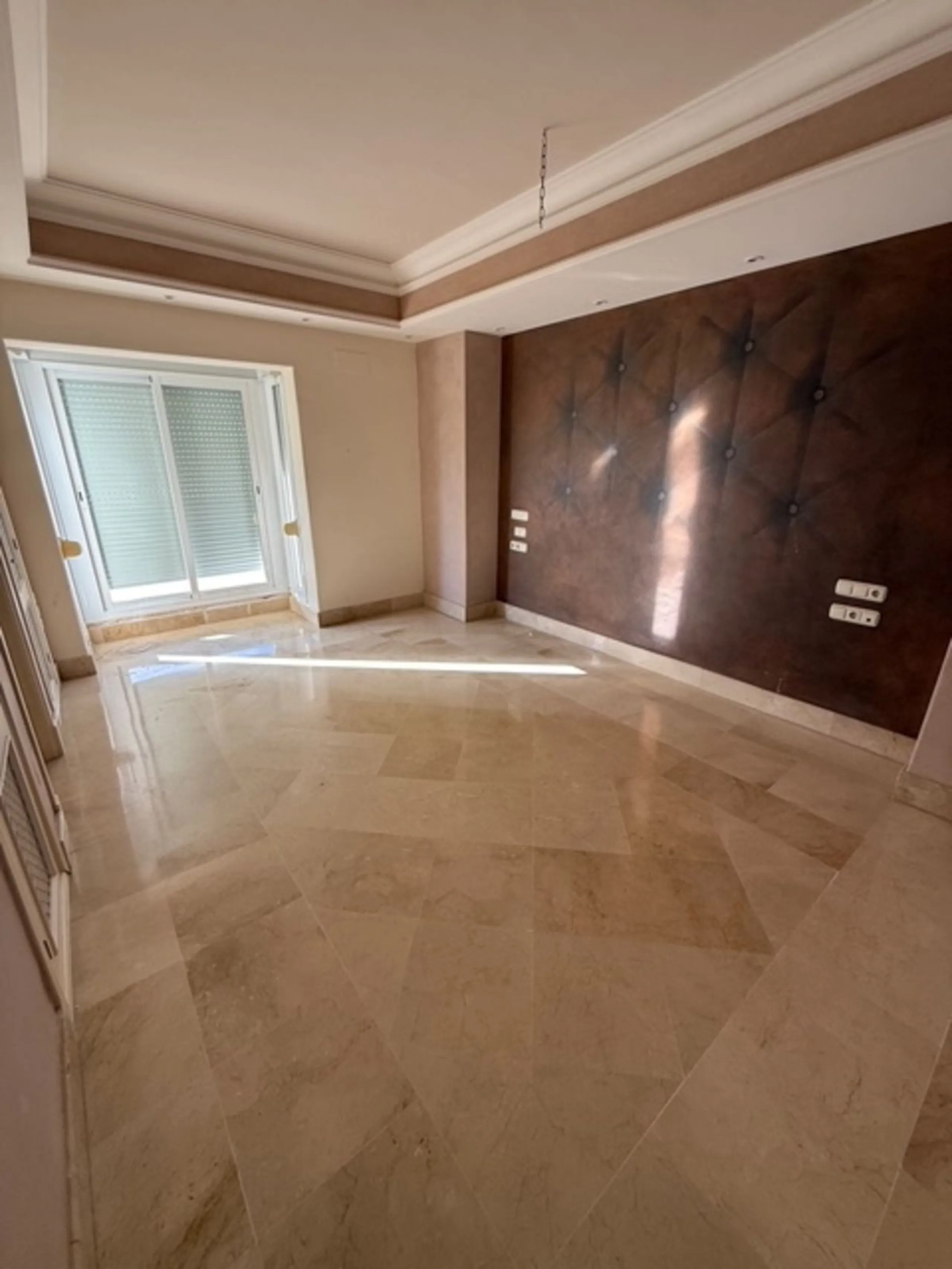 A rare opportunity to find a penthouse in Nueva Andalucia with almost 300 m2 terrace wrapped around the 3 bed apartment.