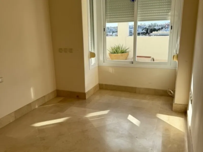 A rare opportunity to find a penthouse in Nueva Andalucia with almost 300 m2 terrace wrapped around the 3 bed apartment.