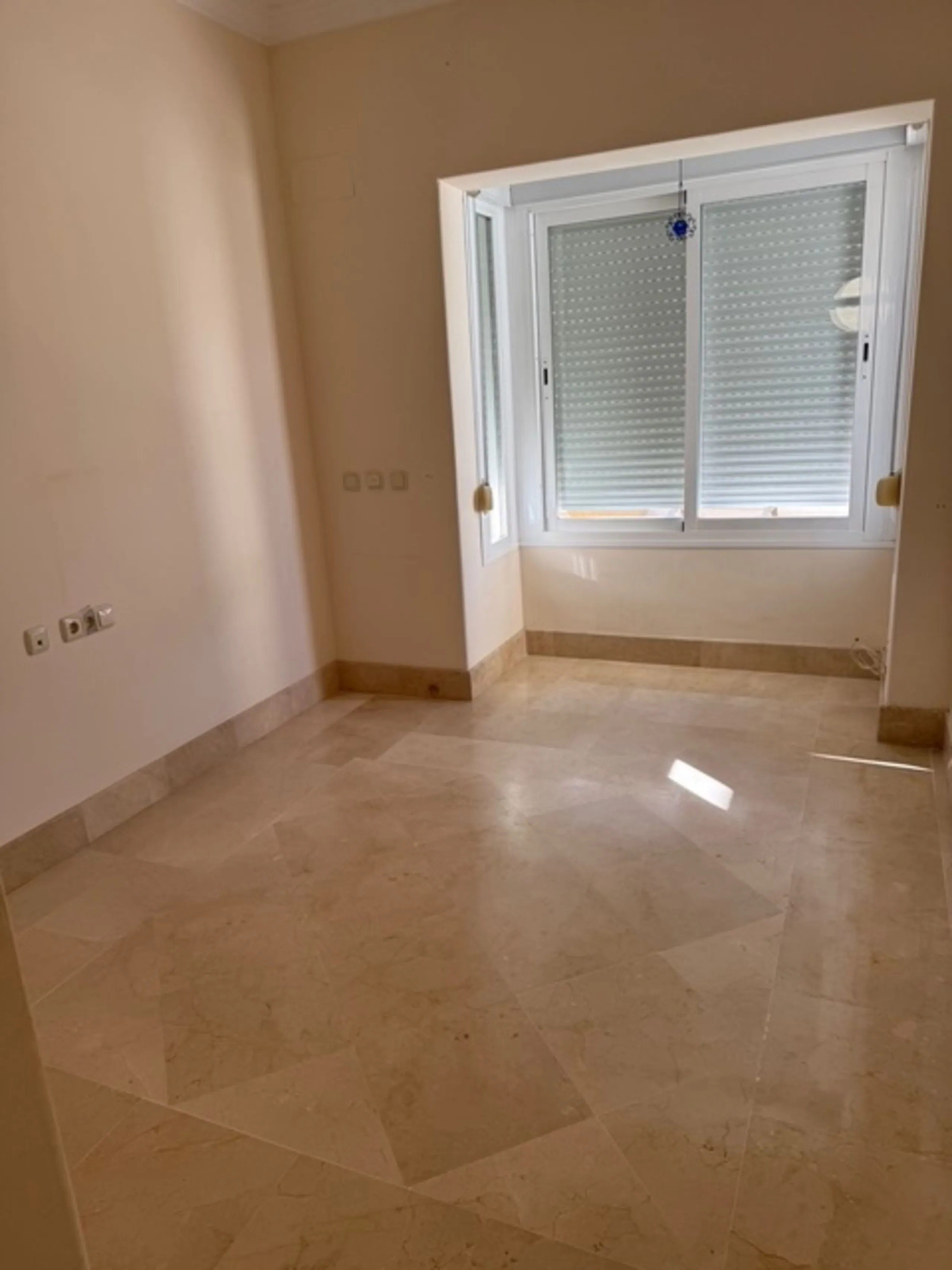 A rare opportunity to find a penthouse in Nueva Andalucia with almost 300 m2 terrace wrapped around the 3 bed apartment.