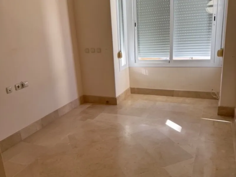 A rare opportunity to find a penthouse in Nueva Andalucia with almost 300 m2 terrace wrapped around the 3 bed apartment.
