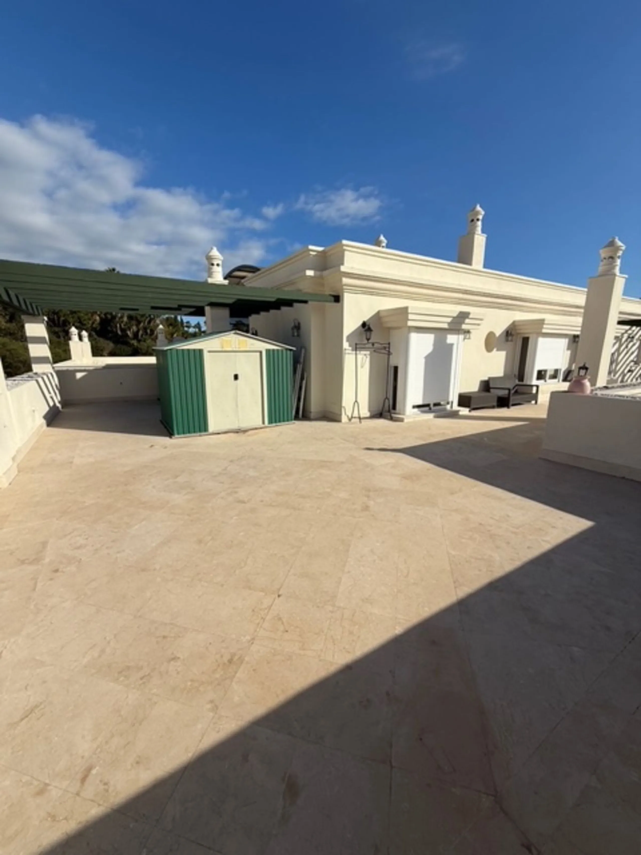 A rare opportunity to find a penthouse in Nueva Andalucia with almost 300 m2 terrace wrapped around the 3 bed apartment.