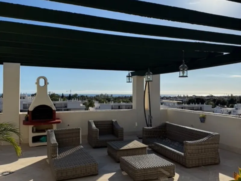 A rare opportunity to find a penthouse in Nueva Andalucia with almost 300 m2 terrace wrapped around the 3 bed apartment.