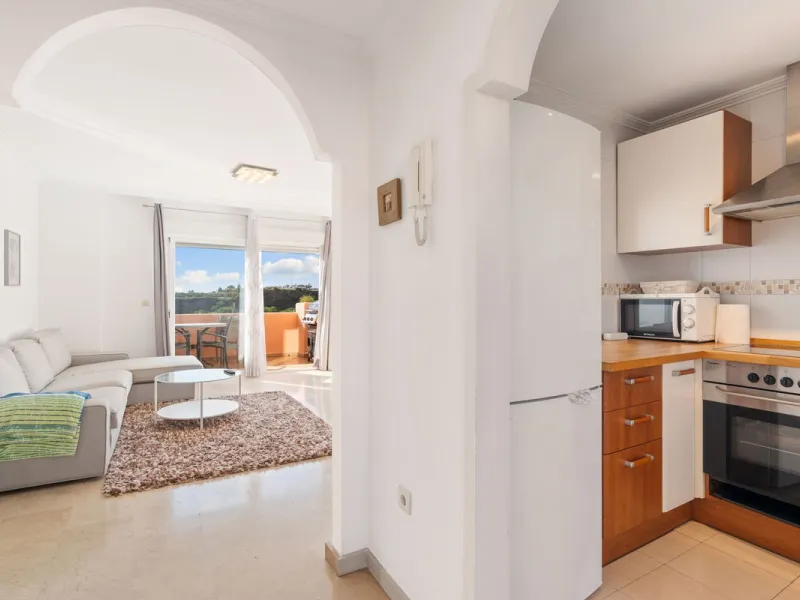 Modern 2-Bedroom with Private Underground Parking with lift access & a community Pool