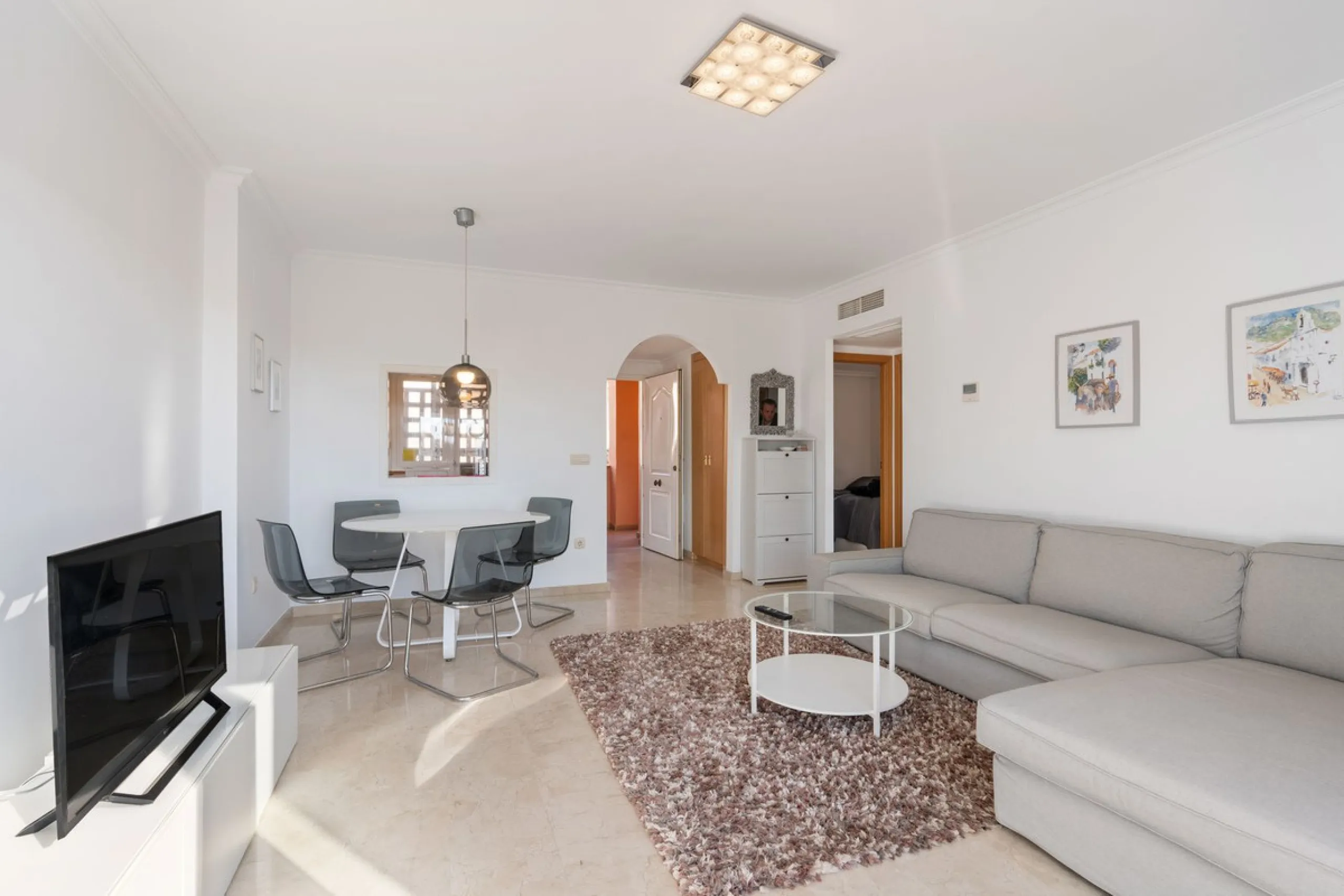 Modern 2-Bedroom with Private Underground Parking with lift access & a community Pool