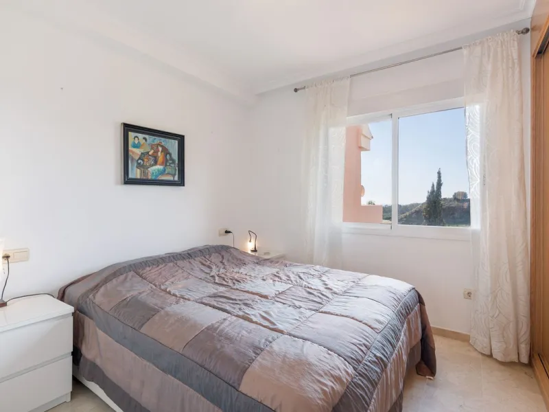 Modern 2-Bedroom with Private Underground Parking with lift access & a community Pool