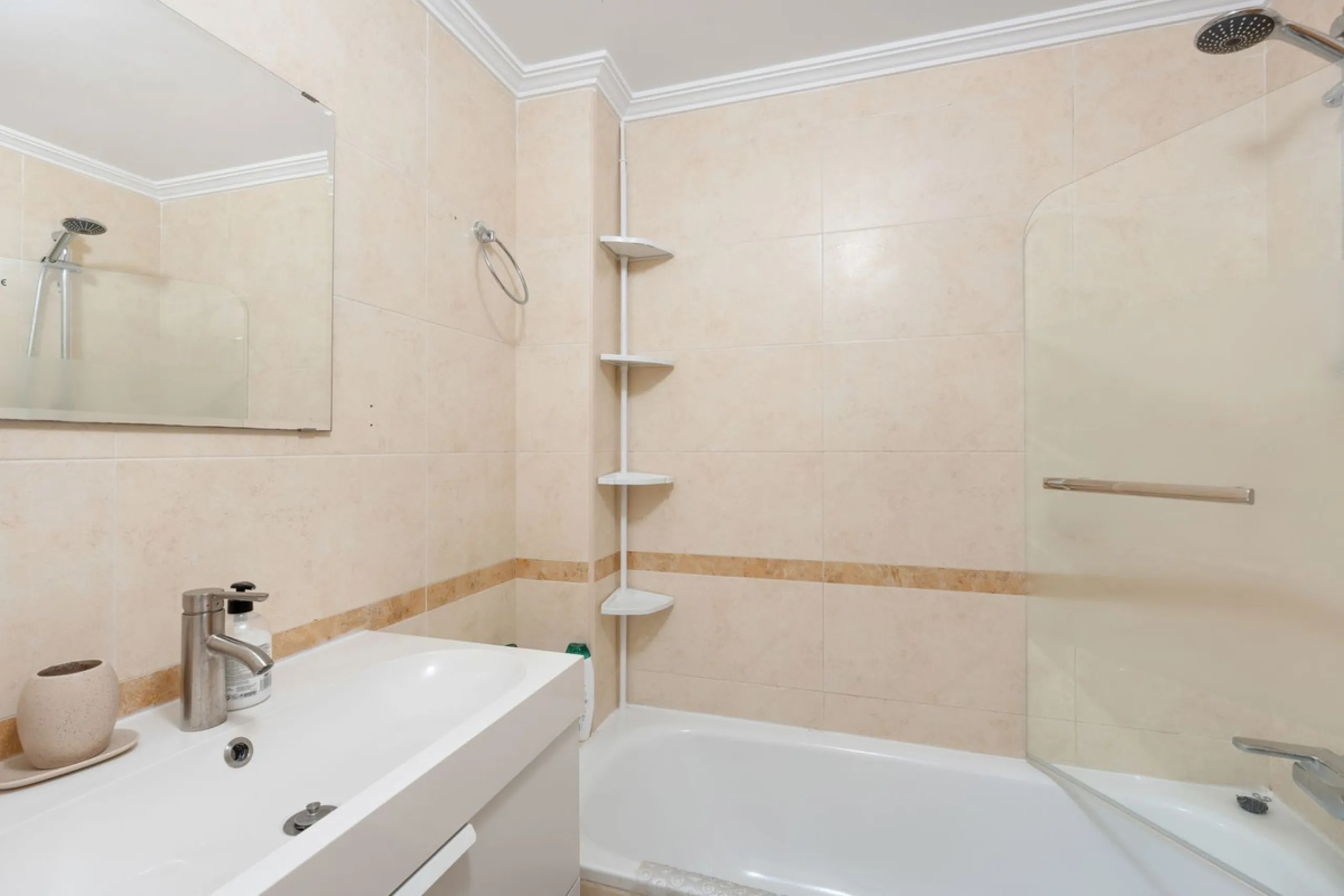 Modern 2-Bedroom with Private Underground Parking with lift access & a community Pool