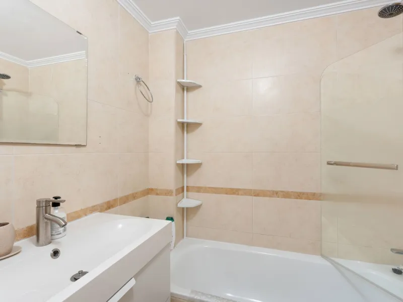 Modern 2-Bedroom with Private Underground Parking with lift access & a community Pool