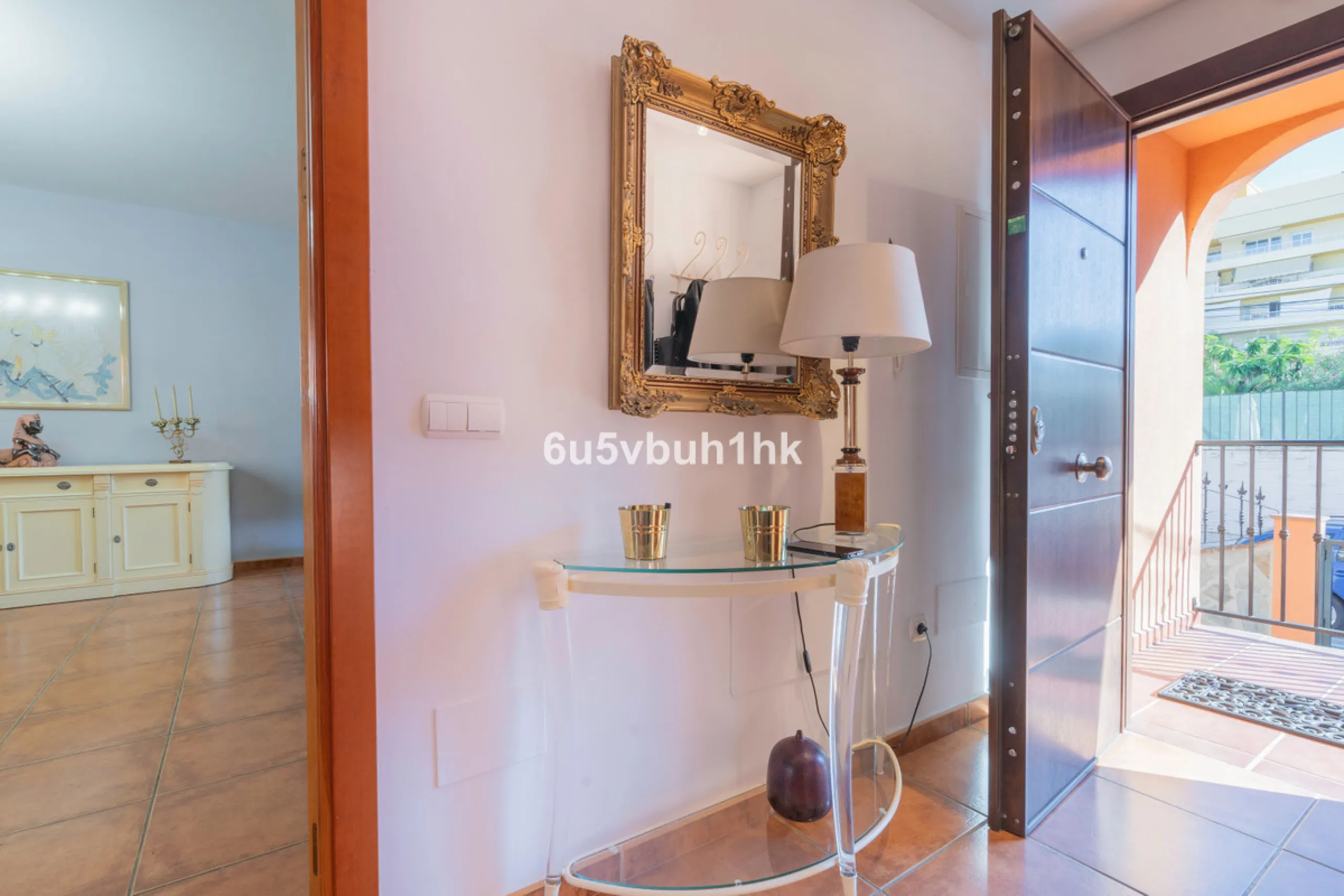 House - Semi-Detached House в продаже в Fuengirola, Málaga. В доме 4 спален и 4 ванных комнат. Площадь дома 265 м²