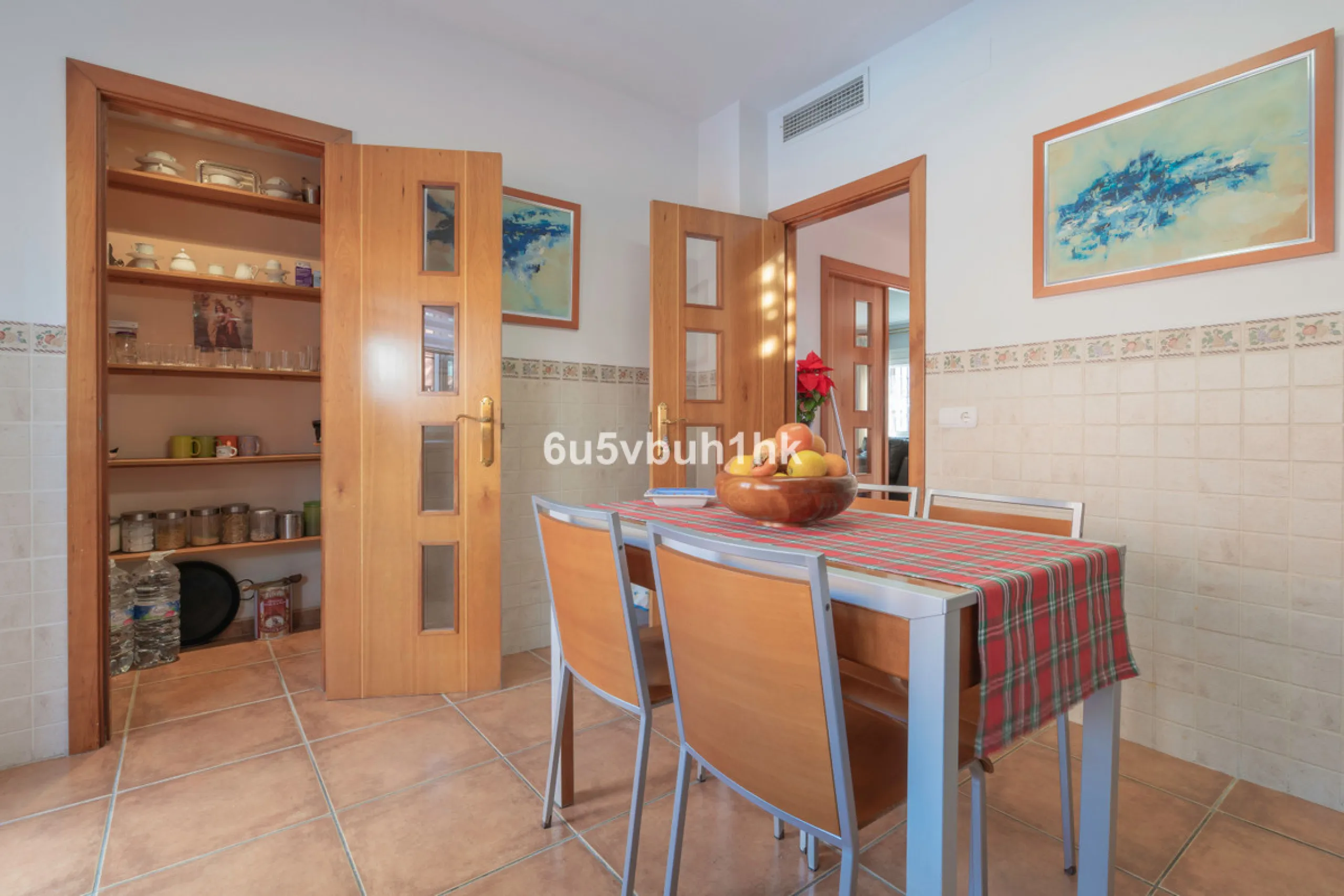 House - Semi-Detached House в продаже в Fuengirola, Málaga. В доме 4 спален и 4 ванных комнат. Площадь дома 265 м²