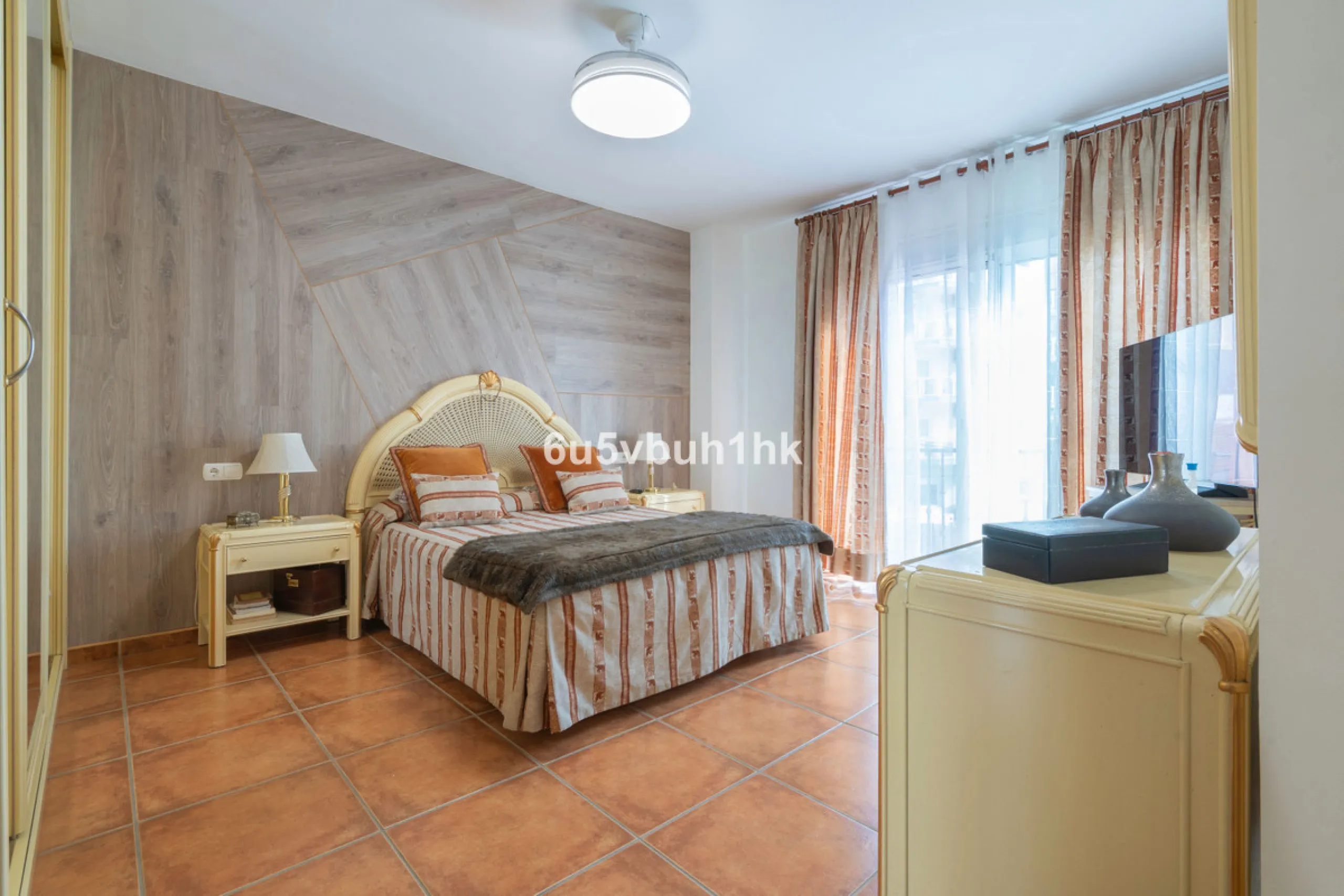 House - Semi-Detached House в продаже в Fuengirola, Málaga. В доме 4 спален и 4 ванных комнат. Площадь дома 265 м²