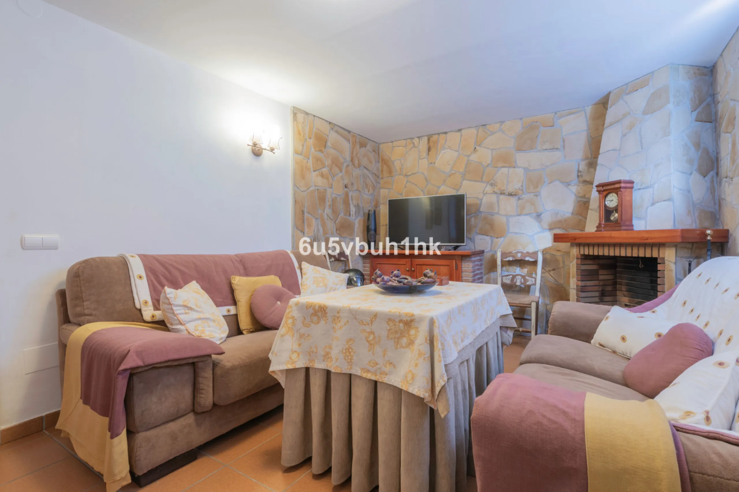 House - Semi-Detached House в продаже в Fuengirola, Málaga. В доме 4 спален и 4 ванных комнат. Площадь дома 265 м²