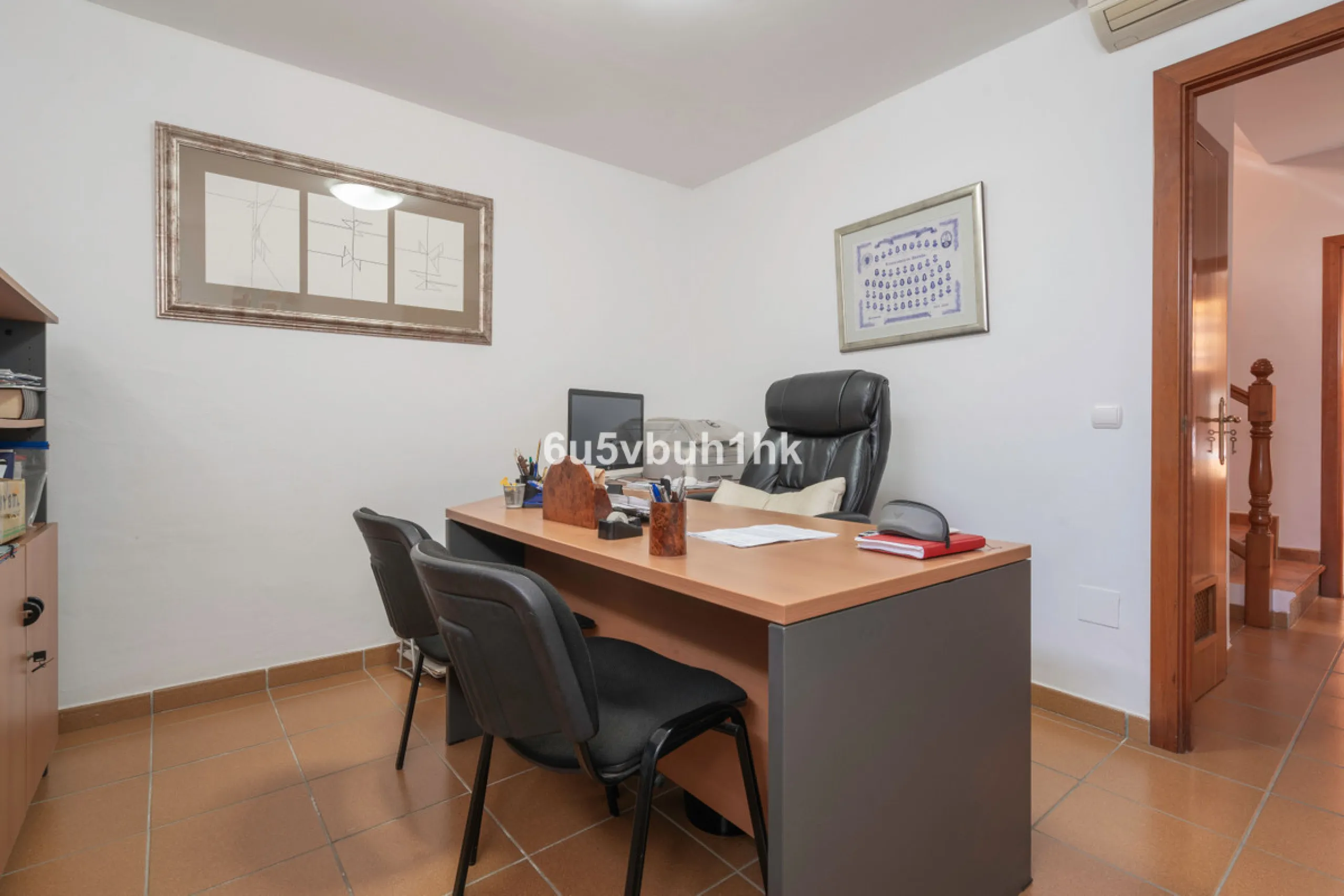 House - Semi-Detached House в продаже в Fuengirola, Málaga. В доме 4 спален и 4 ванных комнат. Площадь дома 265 м²