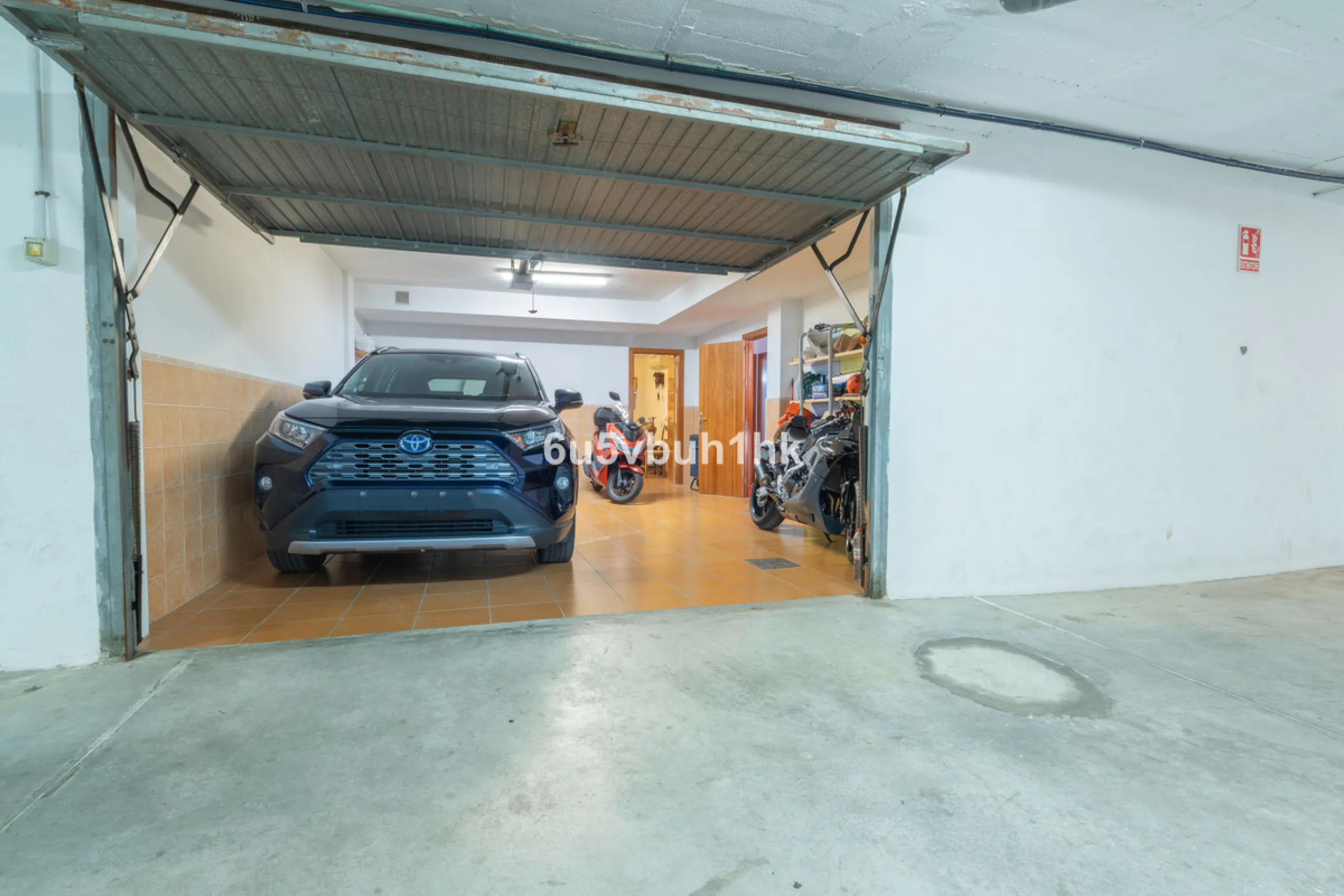 House - Semi-Detached House в продаже в Fuengirola, Málaga. В доме 4 спален и 4 ванных комнат. Площадь дома 265 м²