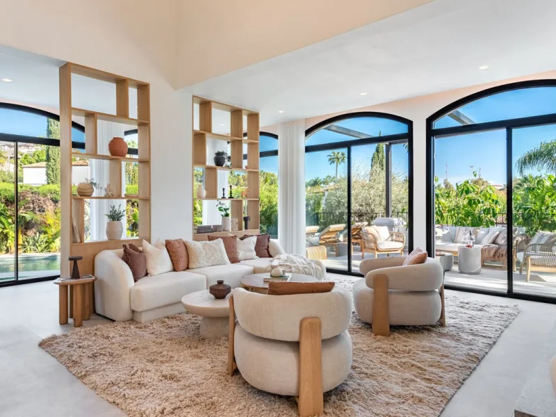 House - Detached Villa в продаже в Marbella, Málaga. В доме 4 спален и 4 ванных комнат. Площадь дома 300 м². Площадь участка 814 м²