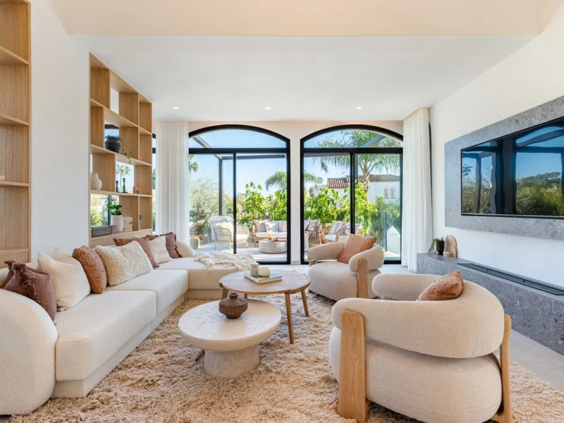 House - Detached Villa в продаже в Marbella, Málaga. В доме 4 спален и 4 ванных комнат. Площадь дома 300 м². Площадь участка 814 м²