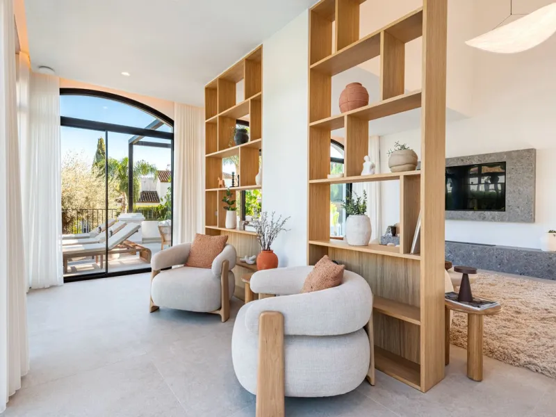 House - Detached Villa в продаже в Marbella, Málaga. В доме 4 спален и 4 ванных комнат. Площадь дома 300 м². Площадь участка 814 м²