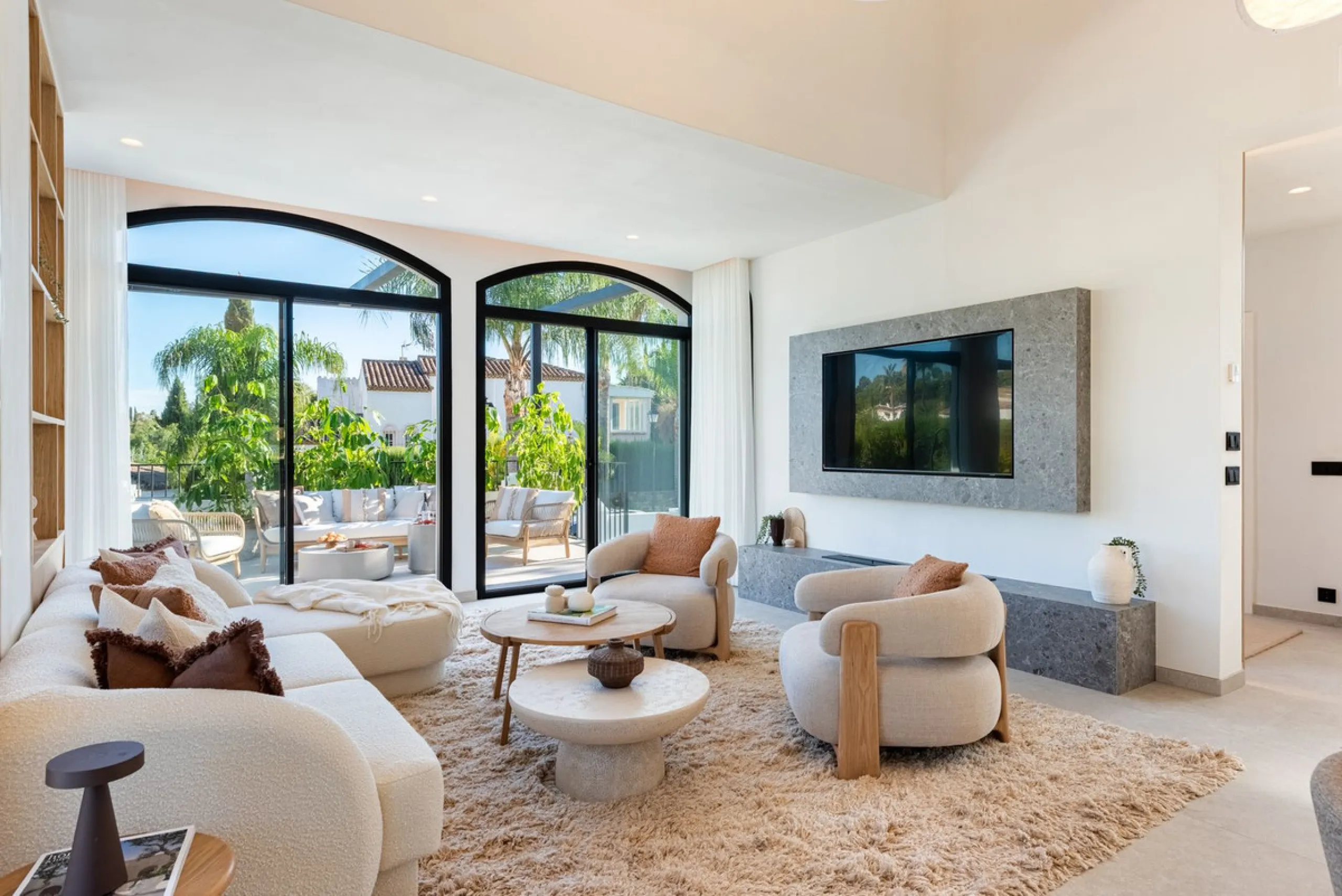 House - Detached Villa в продаже в Marbella, Málaga. В доме 4 спален и 4 ванных комнат. Площадь дома 300 м². Площадь участка 814 м²