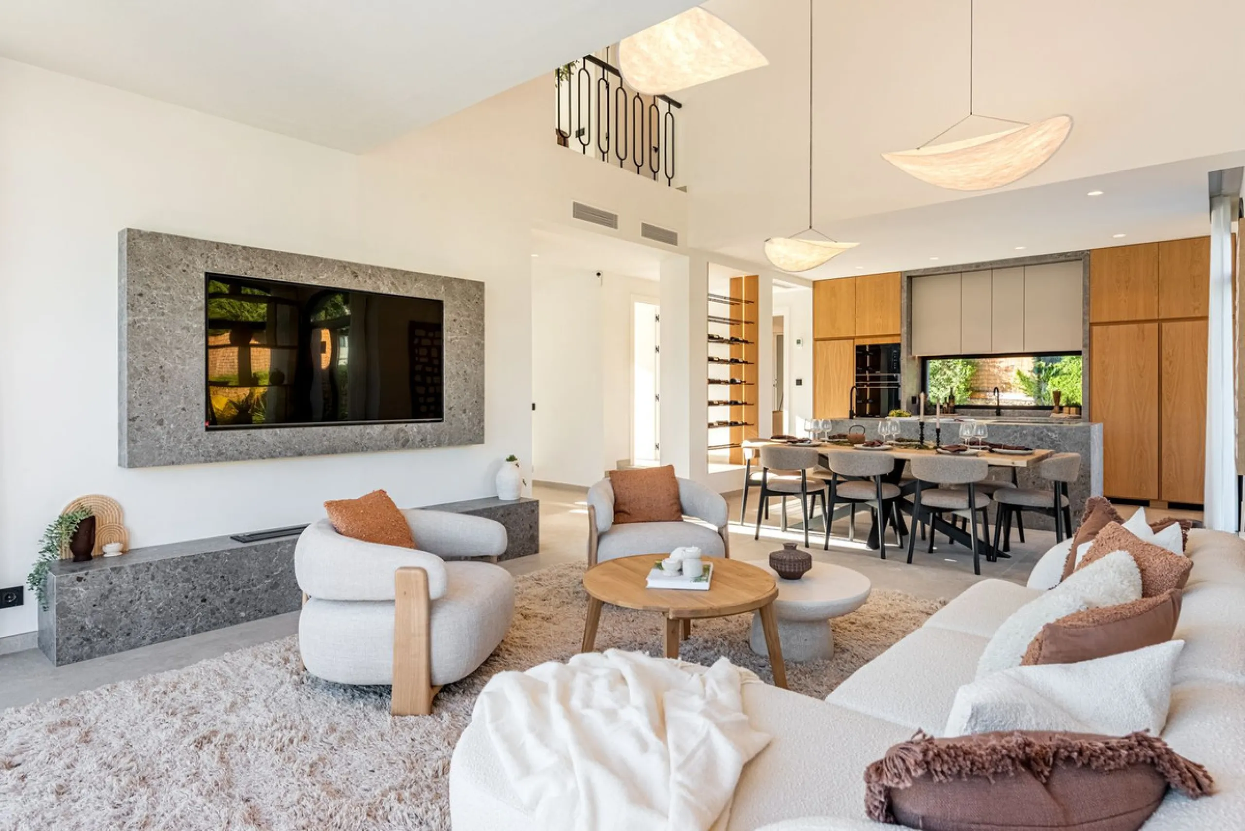 House - Detached Villa в продаже в Marbella, Málaga. В доме 4 спален и 4 ванных комнат. Площадь дома 300 м². Площадь участка 814 м²