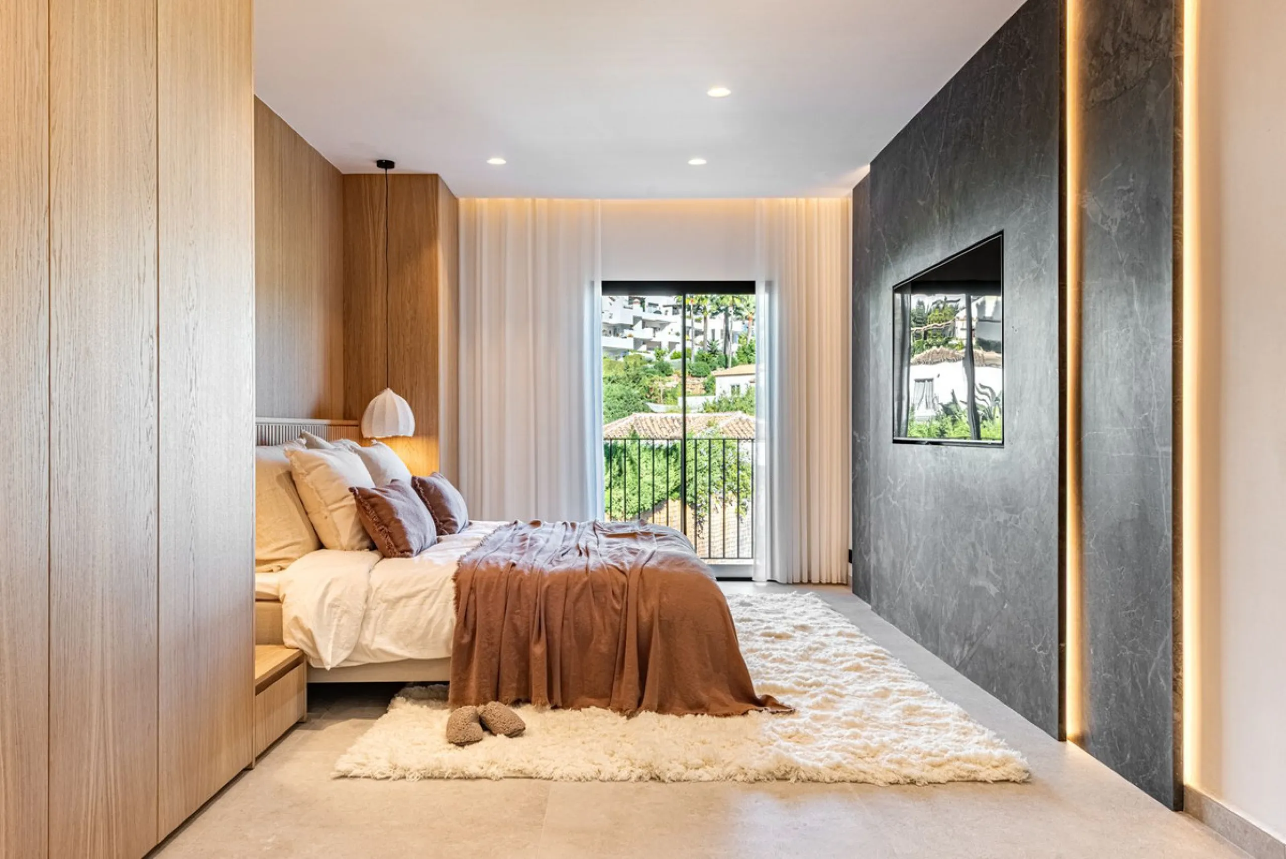 House - Detached Villa в продаже в Marbella, Málaga. В доме 4 спален и 4 ванных комнат. Площадь дома 300 м². Площадь участка 814 м²
