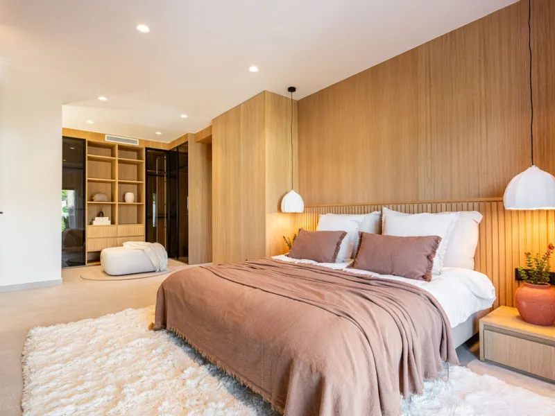 House - Detached Villa в продаже в Marbella, Málaga. В доме 4 спален и 4 ванных комнат. Площадь дома 300 м². Площадь участка 814 м²