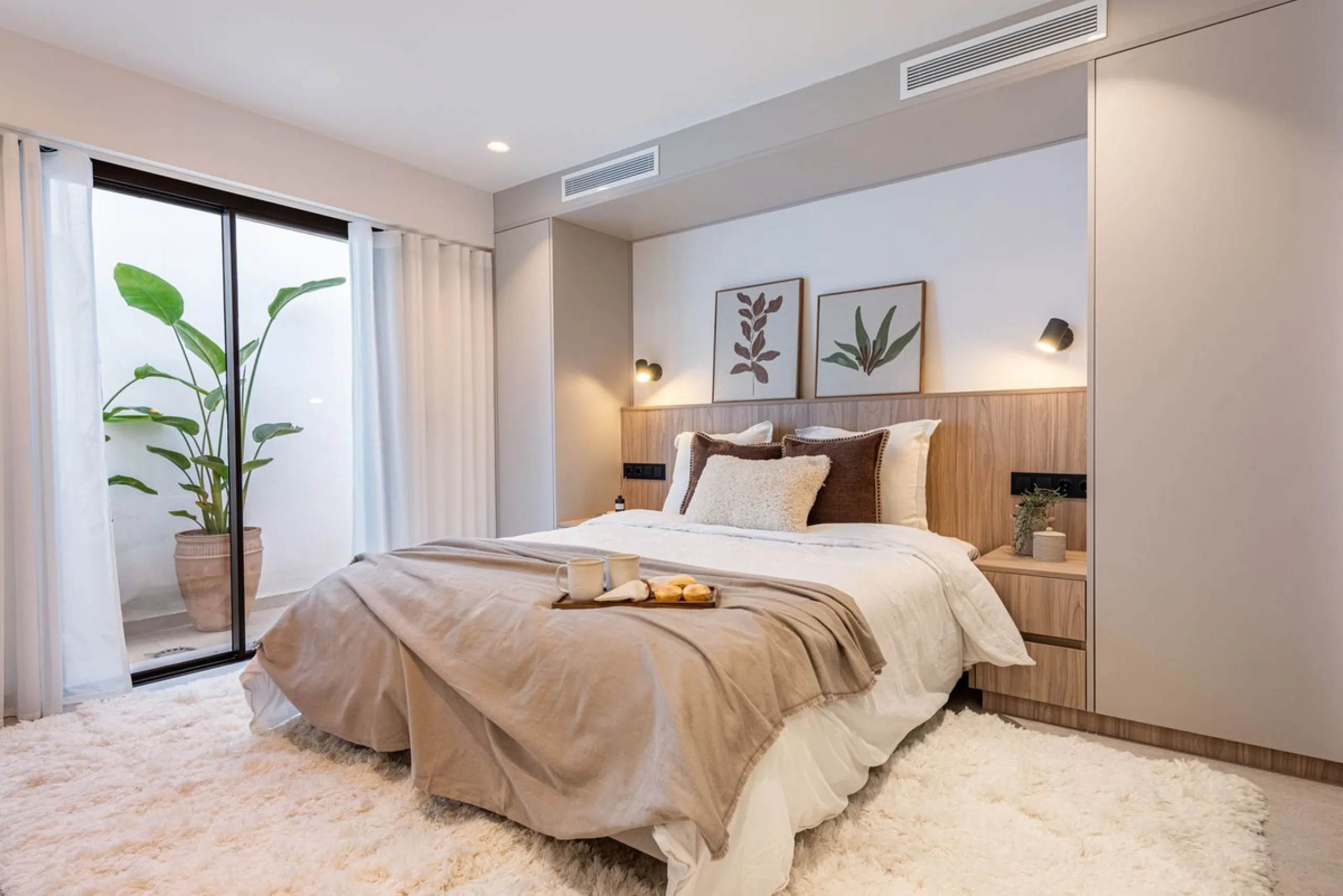 House - Detached Villa в продаже в Marbella, Málaga. В доме 4 спален и 4 ванных комнат. Площадь дома 300 м². Площадь участка 814 м²