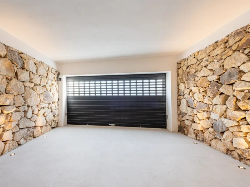 House - Detached Villa в продаже в Marbella, Málaga. В доме 4 спален и 4 ванных комнат. Площадь дома 300 м². Площадь участка 814 м²
