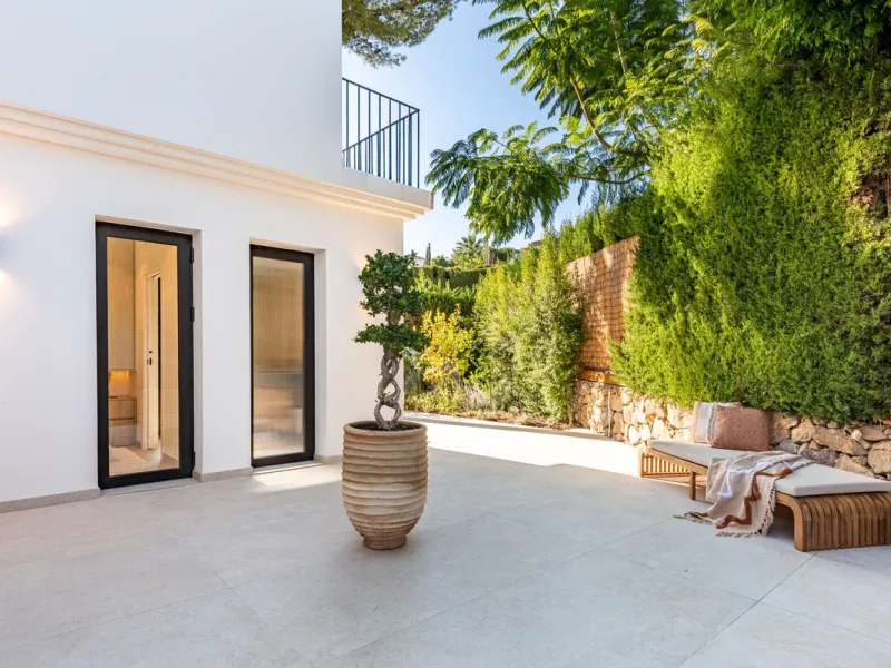 House - Detached Villa в продаже в Marbella, Málaga. В доме 4 спален и 4 ванных комнат. Площадь дома 300 м². Площадь участка 814 м²