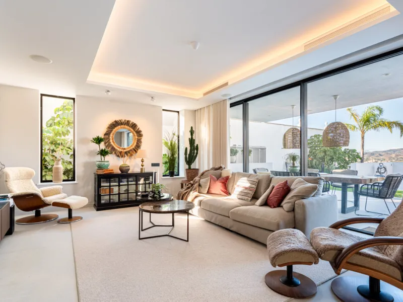 CONTEMPORARY LUXURY VILLA WITH PANORAMIC VIEWS – BUILT 2024