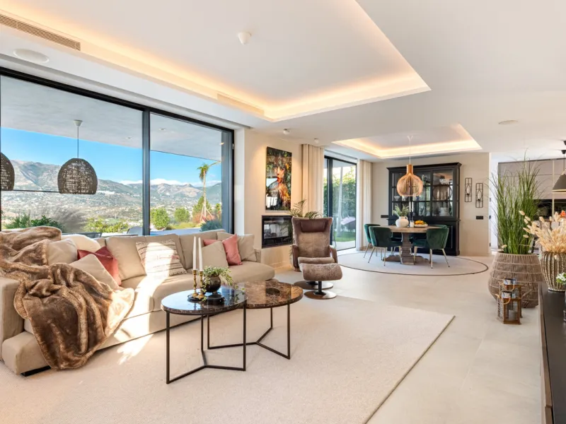 CONTEMPORARY LUXURY VILLA WITH PANORAMIC VIEWS – BUILT 2024