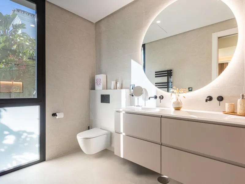 CONTEMPORARY LUXURY VILLA WITH PANORAMIC VIEWS – BUILT 2024