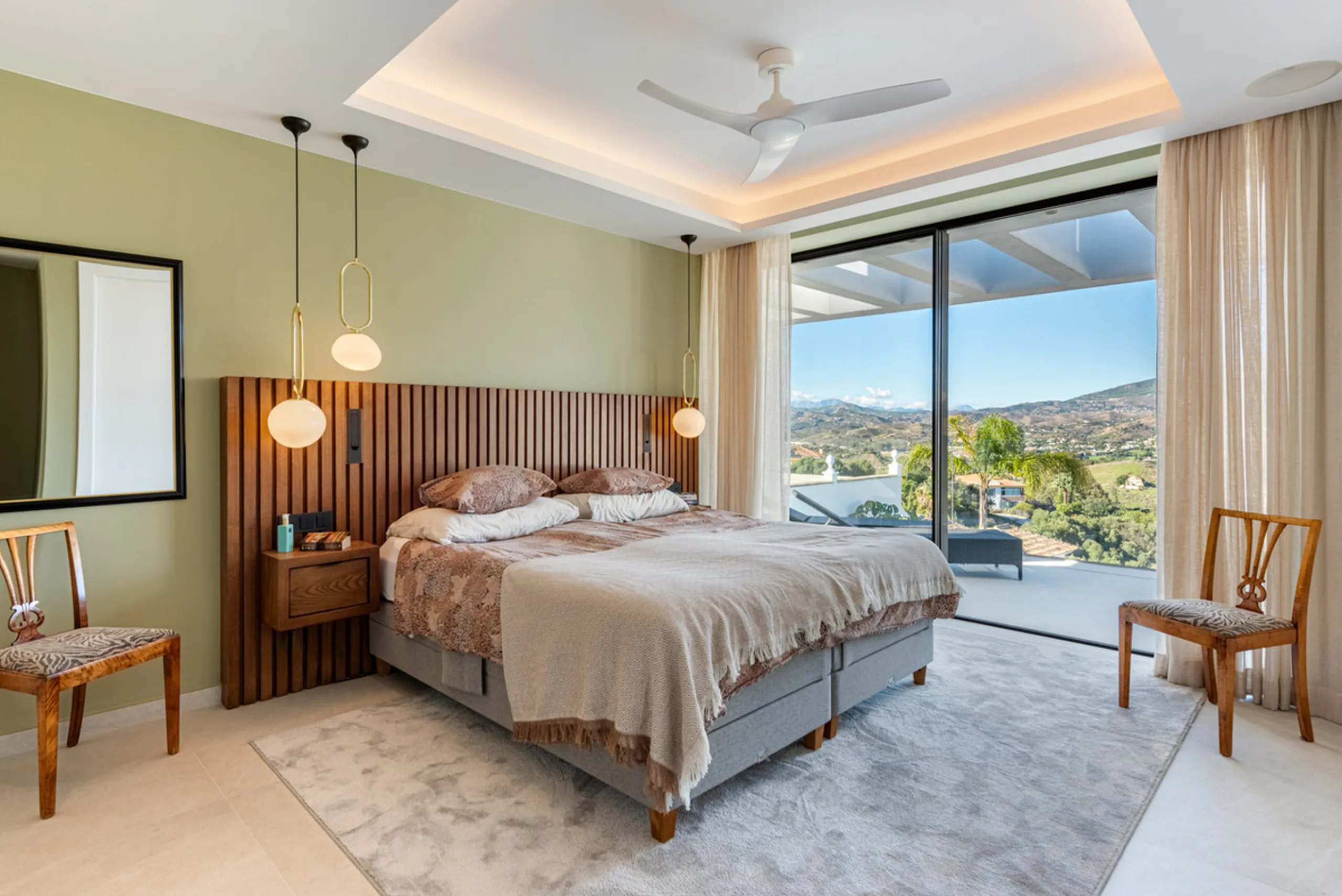 CONTEMPORARY LUXURY VILLA WITH PANORAMIC VIEWS – BUILT 2024