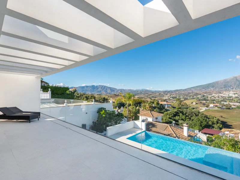 CONTEMPORARY LUXURY VILLA WITH PANORAMIC VIEWS – BUILT 2024