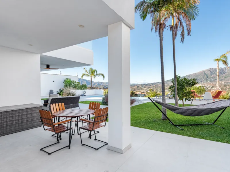 CONTEMPORARY LUXURY VILLA WITH PANORAMIC VIEWS – BUILT 2024