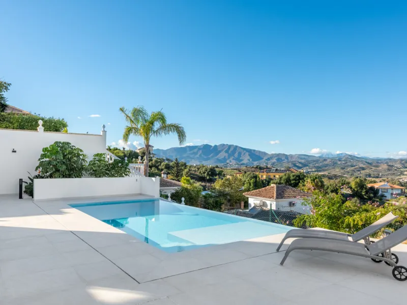 CONTEMPORARY LUXURY VILLA WITH PANORAMIC VIEWS – BUILT 2024