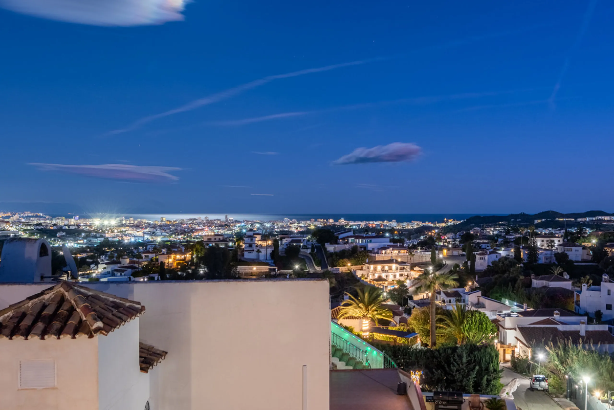 CONTEMPORARY LUXURY VILLA WITH PANORAMIC VIEWS – BUILT 2024