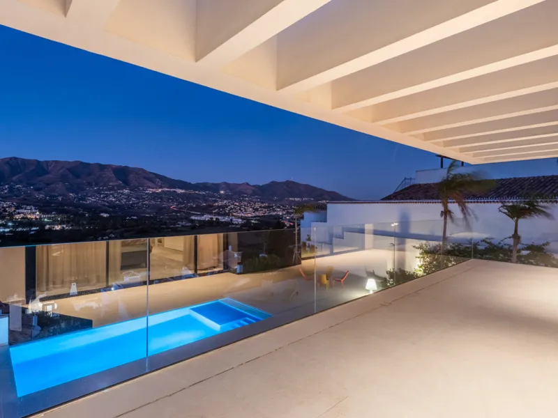 CONTEMPORARY LUXURY VILLA WITH PANORAMIC VIEWS – BUILT 2024
