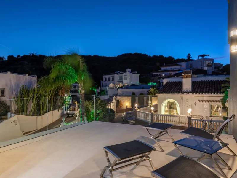 CONTEMPORARY LUXURY VILLA WITH PANORAMIC VIEWS – BUILT 2024