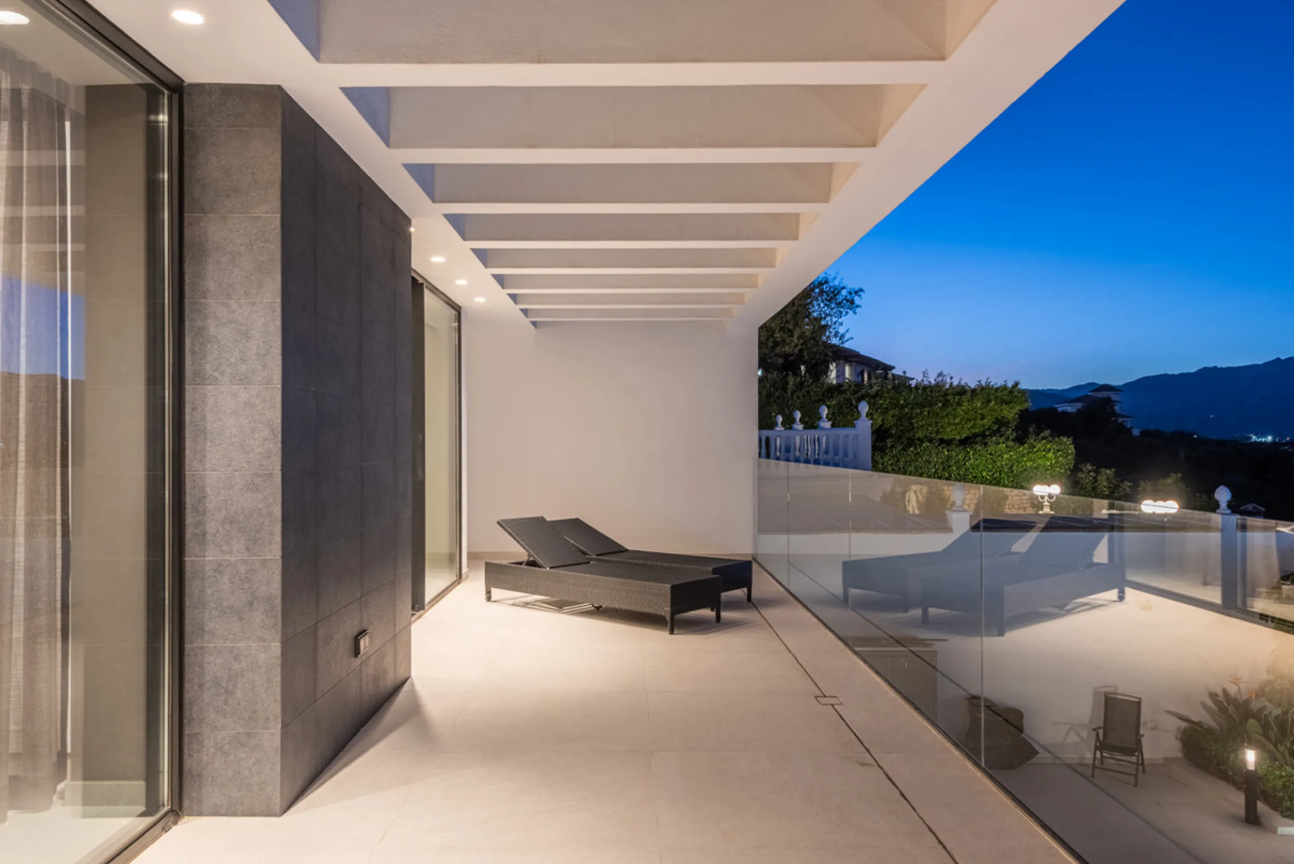 CONTEMPORARY LUXURY VILLA WITH PANORAMIC VIEWS – BUILT 2024